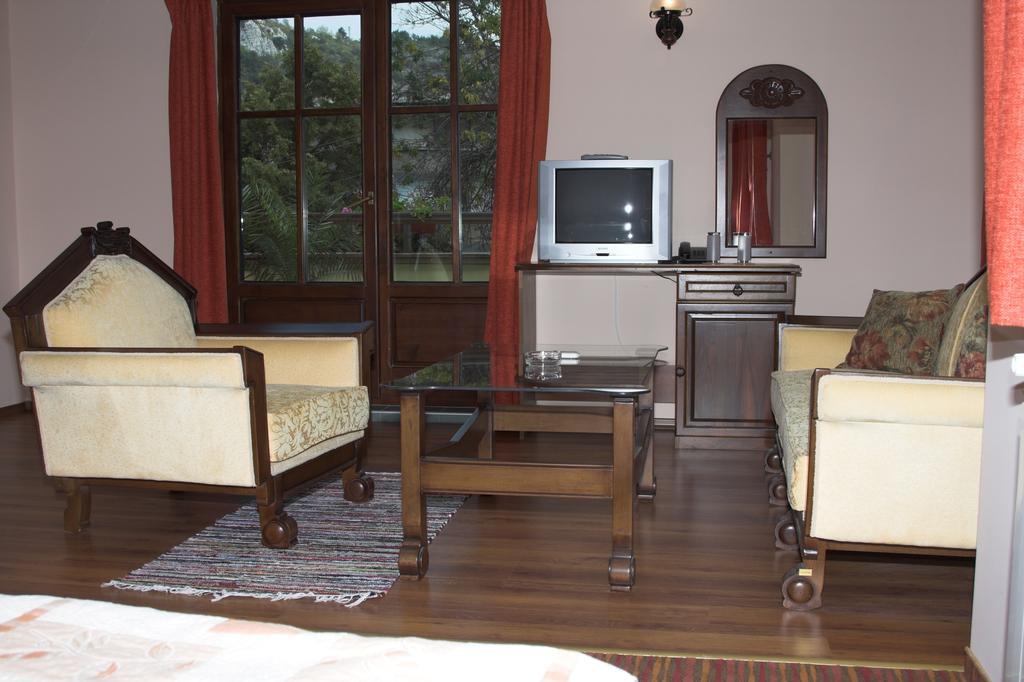 Hotel Old Times Асеновград Номер фото